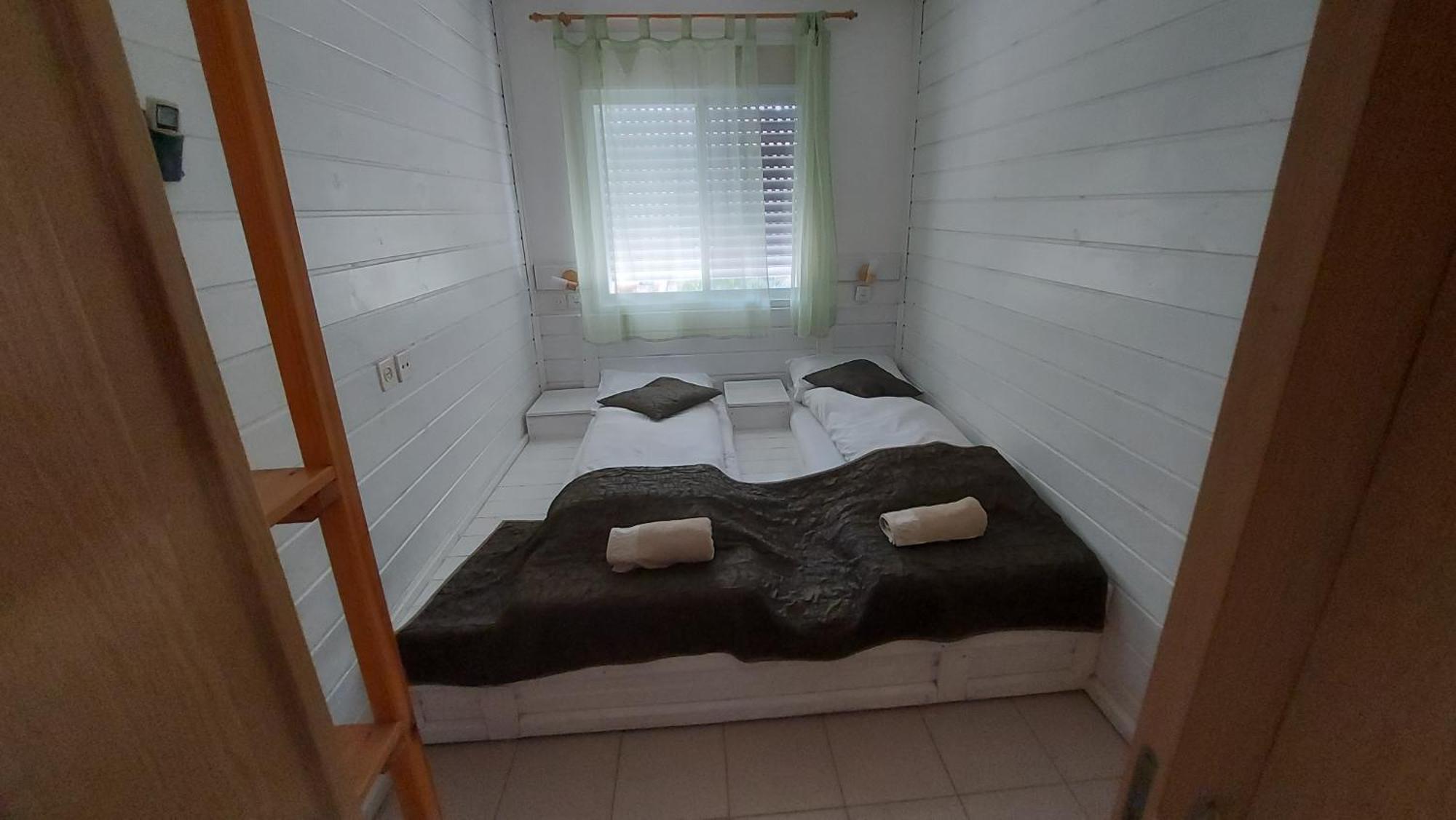 Pundak Guesthouse モシャヴ・ラマト エクステリア 写真